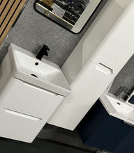 Load image into Gallery viewer, Bathrooms Liverpool Showroom Images