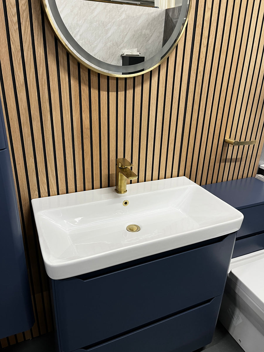 VaresA Bathroom Oak Feature Wall Panels 2400 x 600mm 1 Free Gripbond